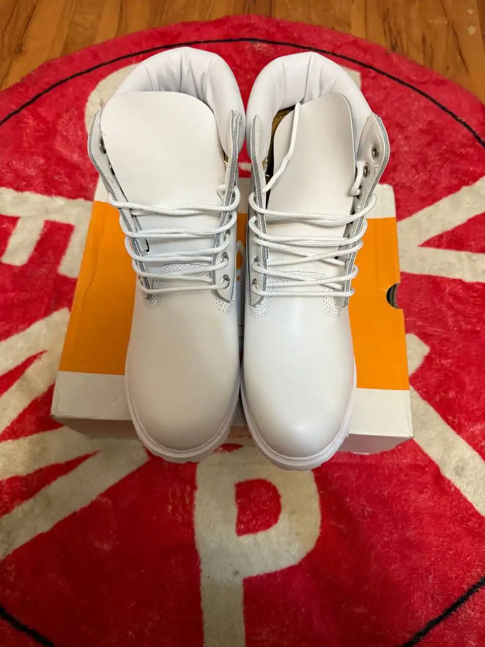 Продажа брендовой одежды и обуви - Верхняя одежда (Одежда) в Астрахань