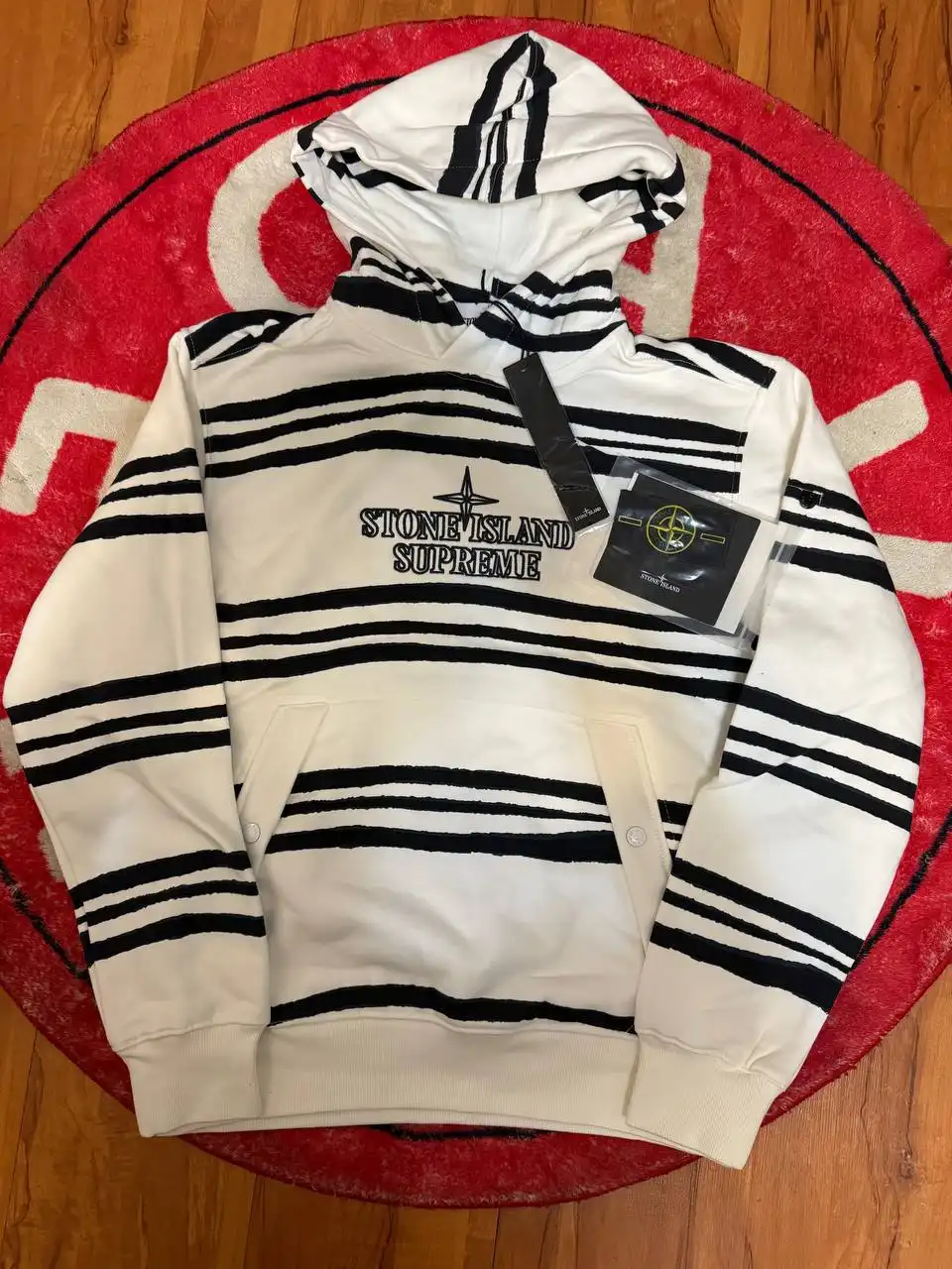 Продажа брендовой одежды и обуви - Верхняя одежда (Одежда) в Астрахань