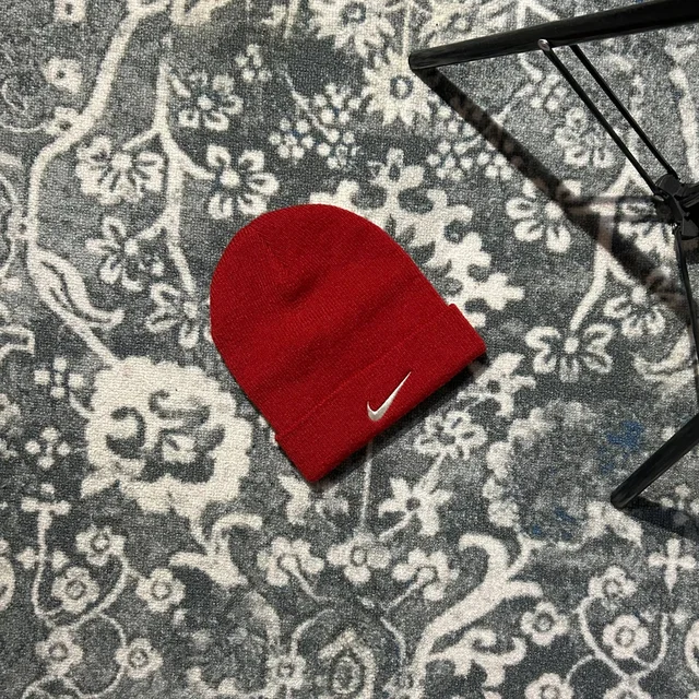 Винтажная шапка Nike - Спортивная одежда в Астрахань