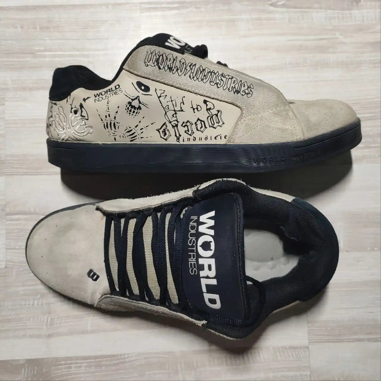 Продажа брендовой одежды: Ecko unltd, World industries, Vans, Supreme - Верхняя одежда/Футболки (Одежда) в Астрахань