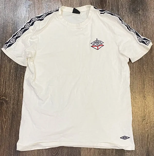 Футболка Umbro размер L - частное объявление в Астрахань