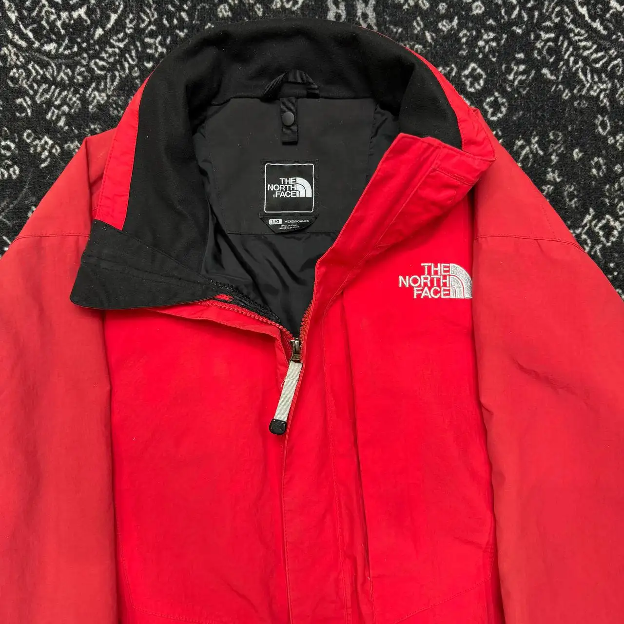 Ветровка The North Face размер L - Верхняя одежда (Одежда) в Астрахань