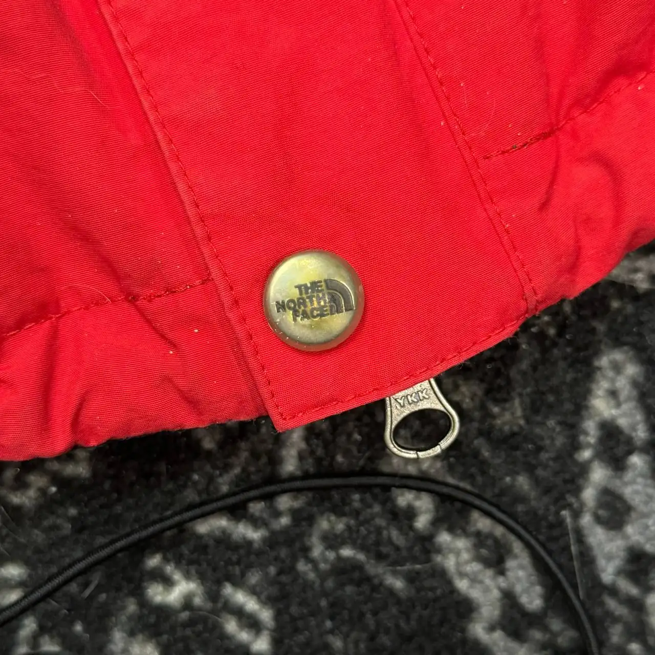 Ветровка The North Face размер L - Верхняя одежда (Одежда) в Астрахань