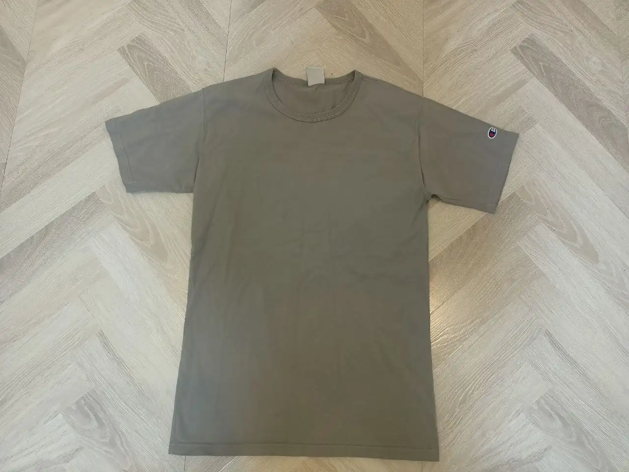 Футболка Champion оригинал - Футболки (Одежда) в Астрахань