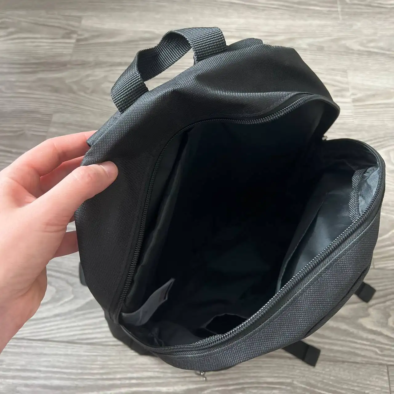 Новый рюкзак Lyle Scott вместимостью 17 литров - Аксессуары (Одежда) в Астрахань