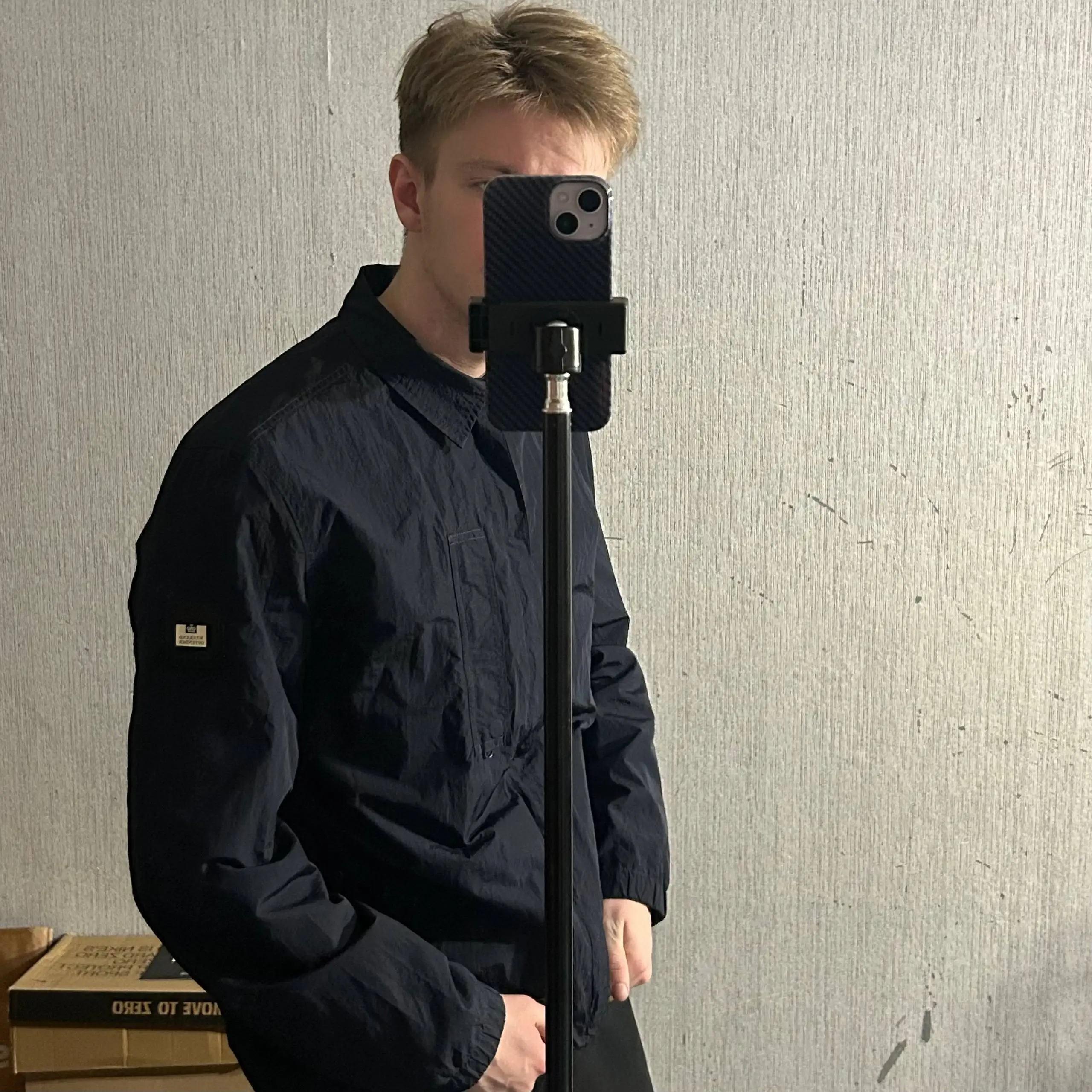 Новая нейлоновая ветровка Weekend Offender размер L - Верхняя одежда (Одежда) в Астрахань