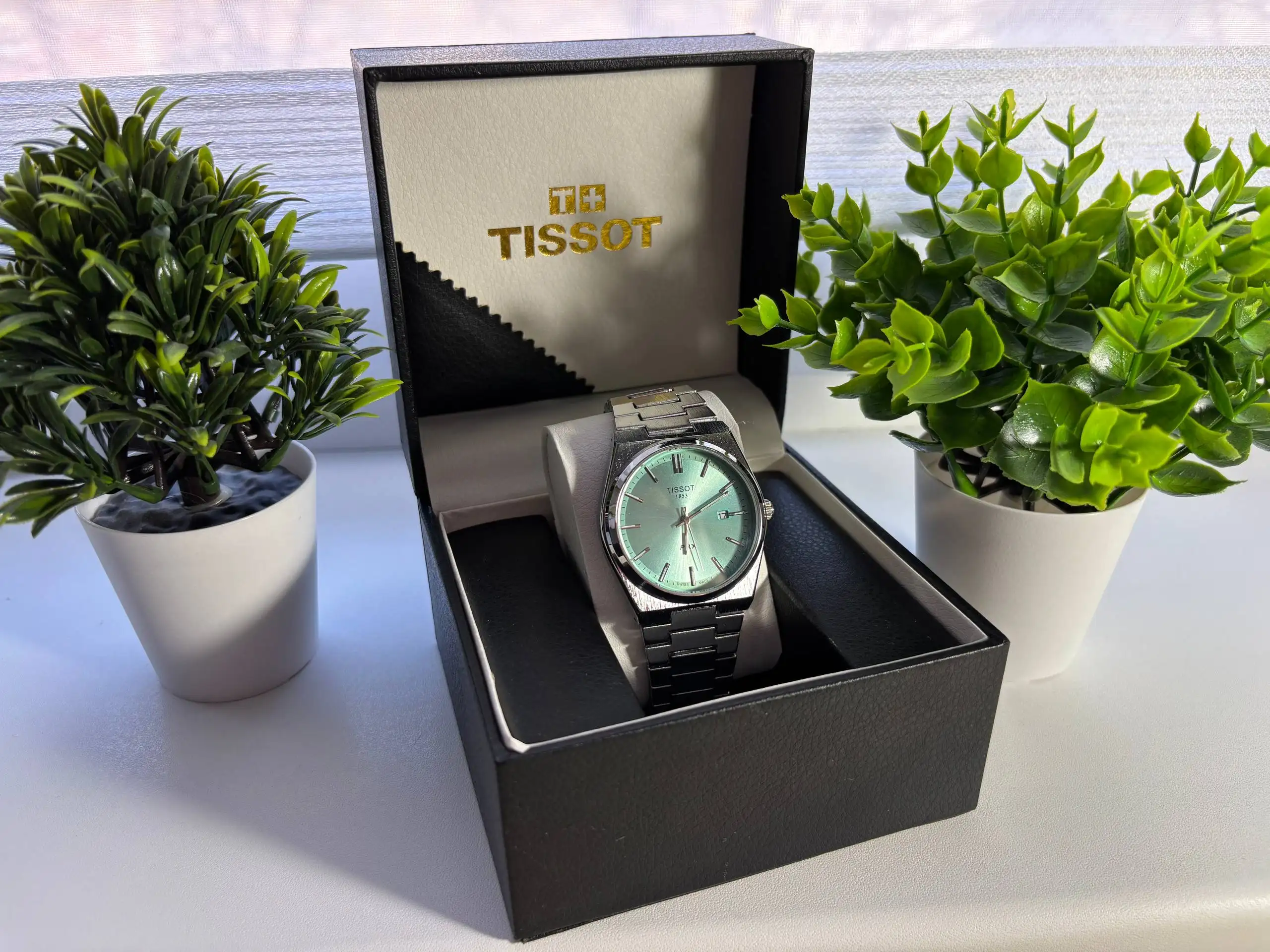 Продажа наручных часов и браслетов - Часы и украшения (Барахолка) в Астрахань