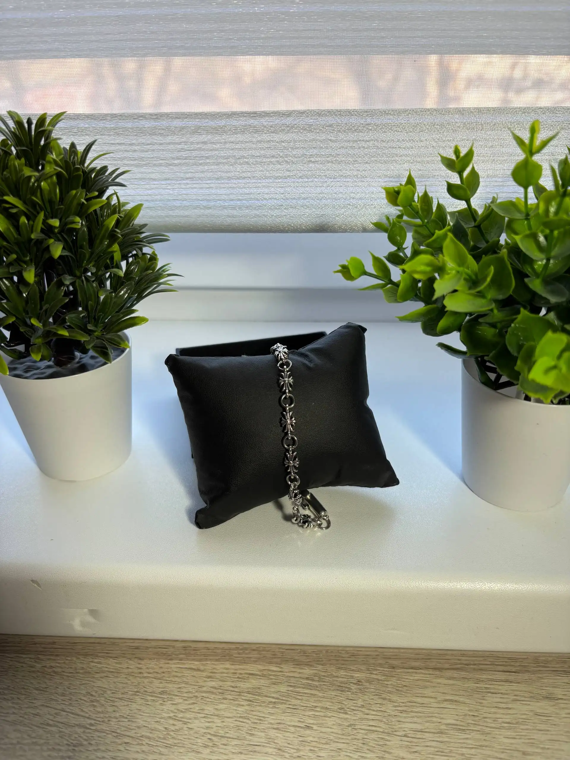 Продажа наручных часов и браслетов - Часы и украшения (Барахолка) в Астрахань