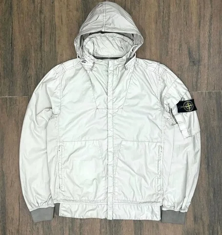 Куртка Stone Island размер L - Худи, кепки, штаны, слайды в Астрахань