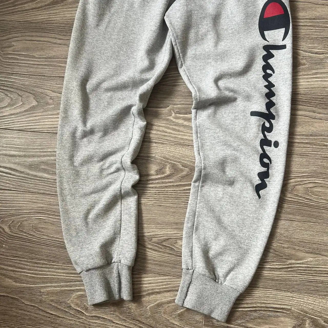 Спортивные штаны Champion размер M - Спортивная одежда (Одежда) в Астрахань