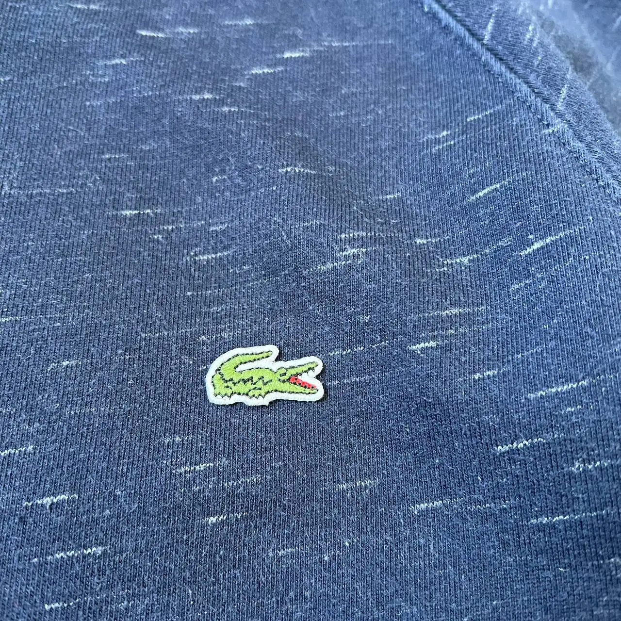 Свитшот Lacoste размер М - Верхняя одежда (Одежда) в Астрахань