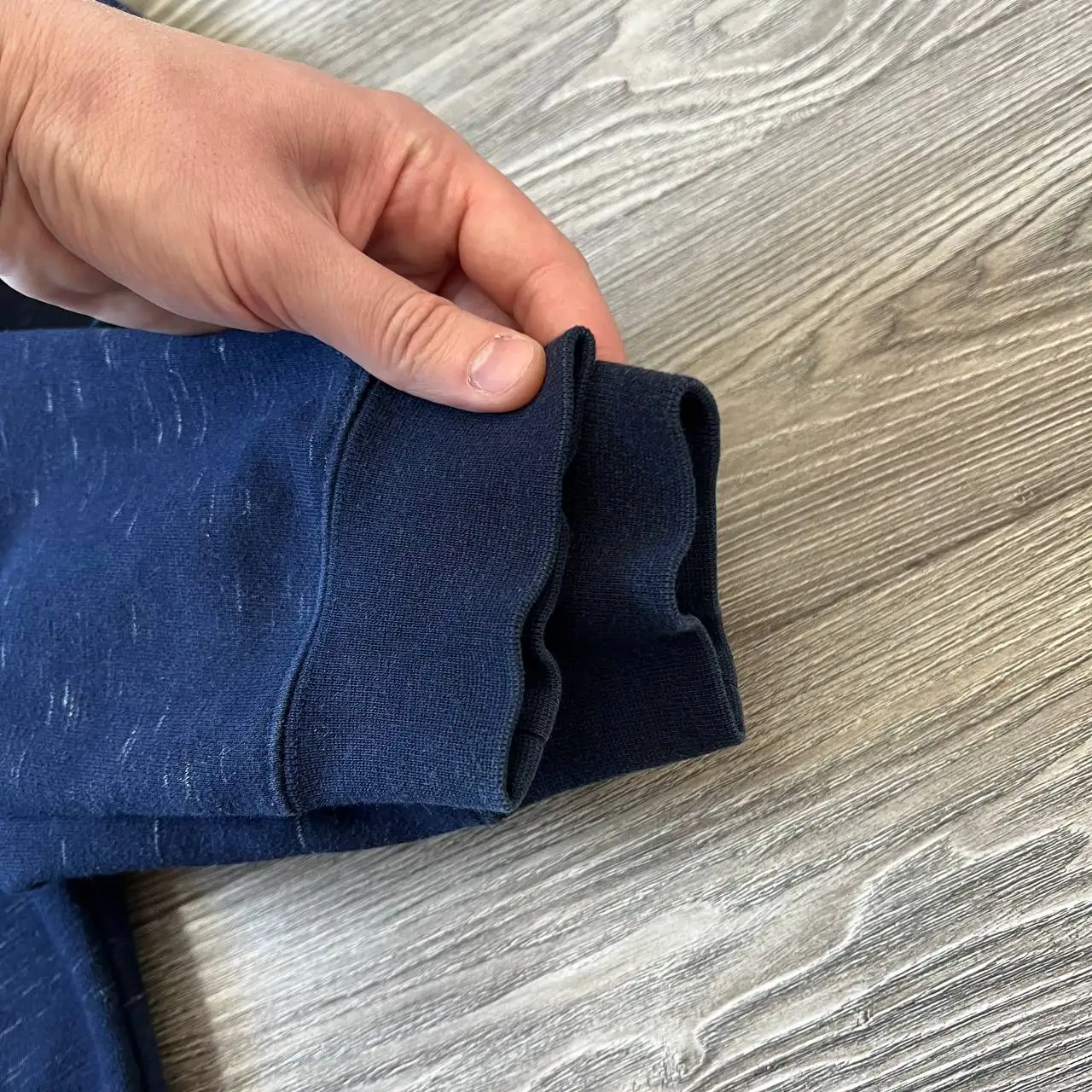 Свитшот Lacoste размер М - Верхняя одежда (Одежда) в Астрахань