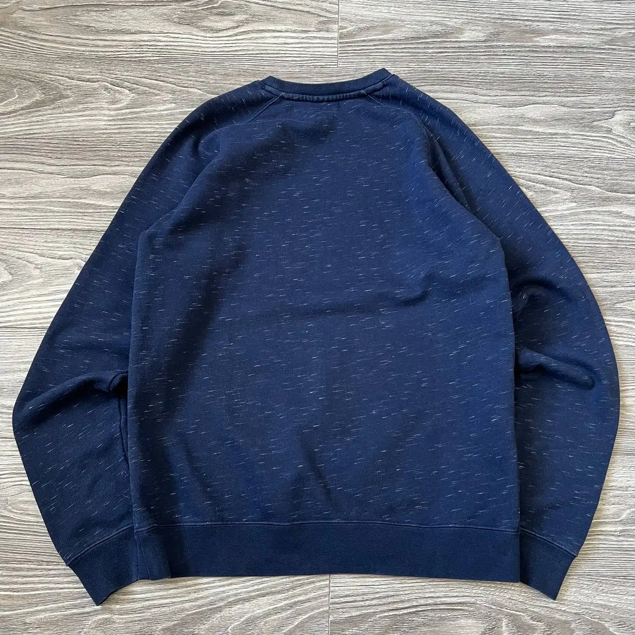 Свитшот Lacoste размер М - Верхняя одежда (Одежда) в Астрахань