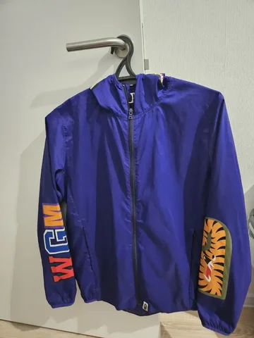 Ветровка бейп сайз м новая с дефектами - Джемперы в Астрахань