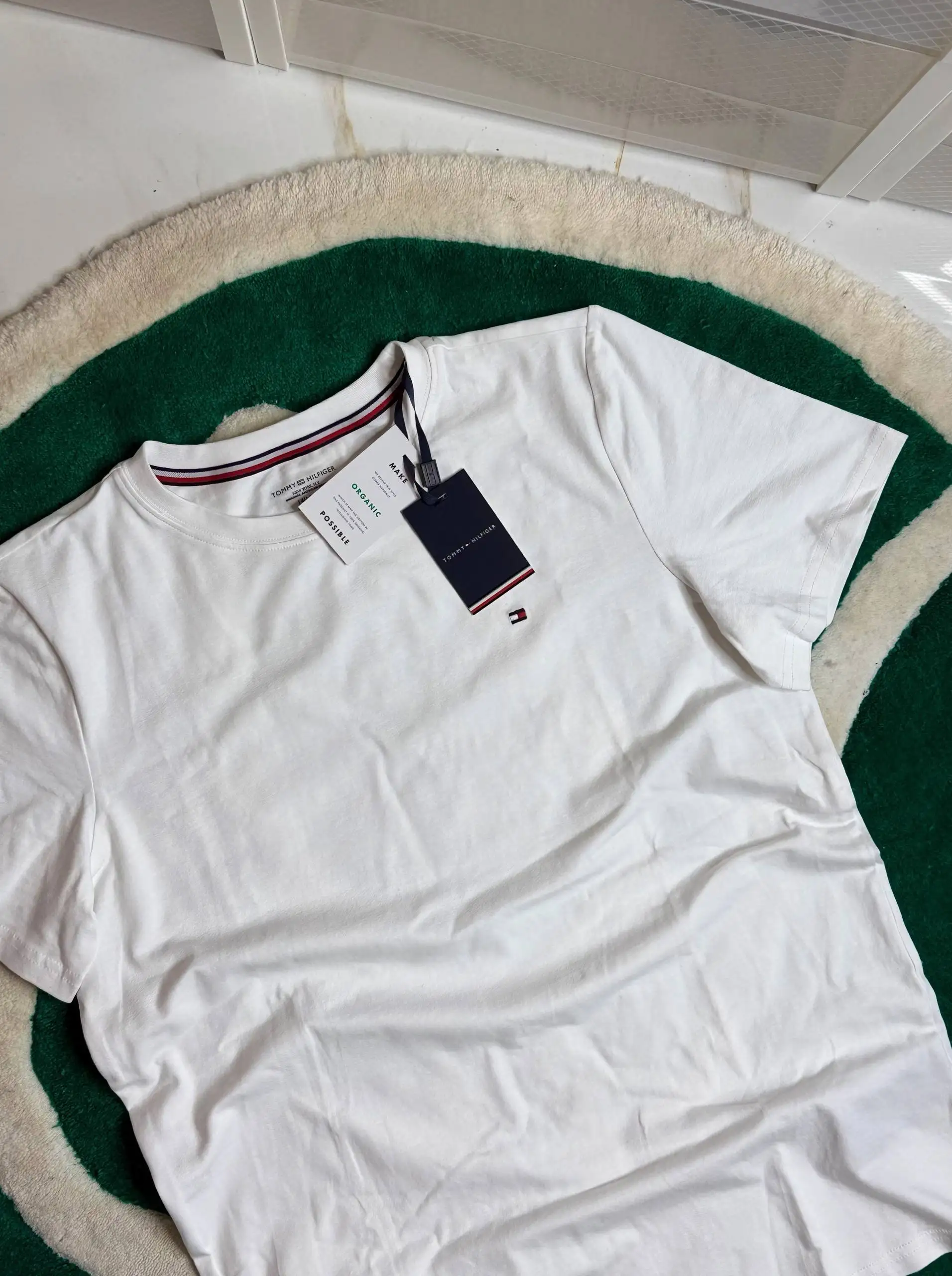 Футболка Tommy Hilfiger белая новая с бирками размер M - Мужская одежда (Одежда) в Астрахань