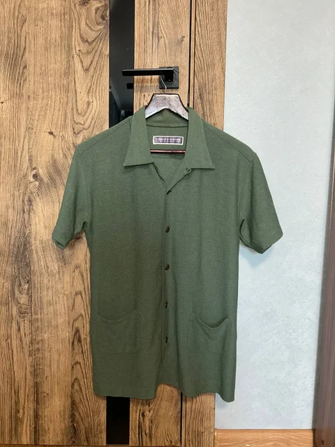 Polo shirt beauty:beast размер S-M - Спортивная одежда и обувь в Астрахань