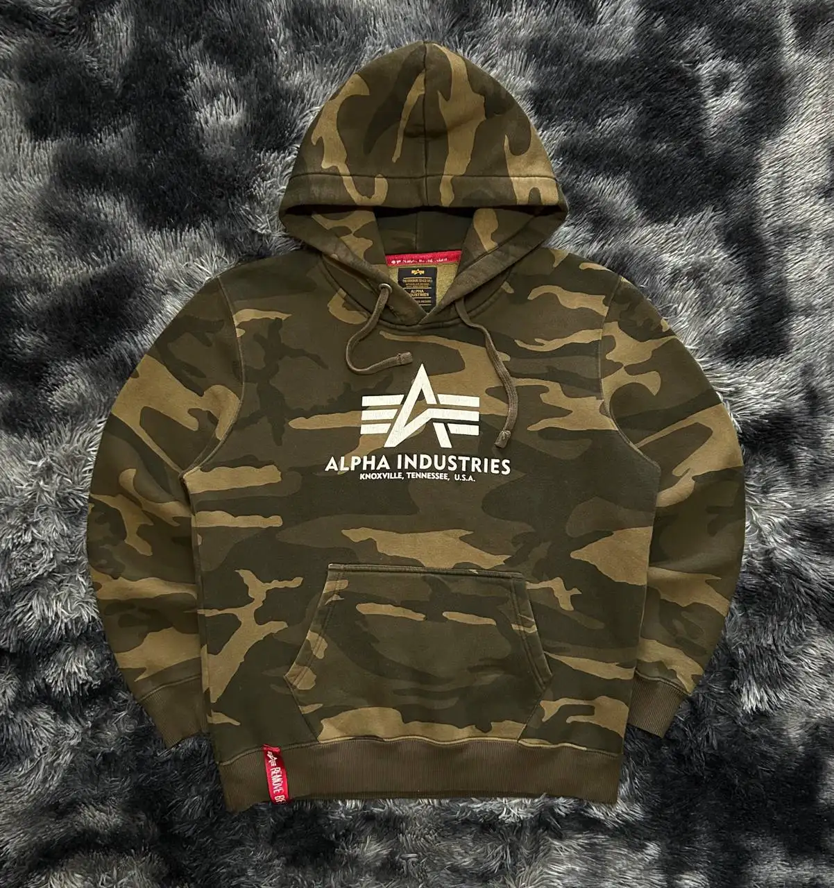 Продажа брендовой одежды Alpha Industries, Lonsdale, Dobermans Aggressive - Верхняя одежда (Одежда) в Астрахань