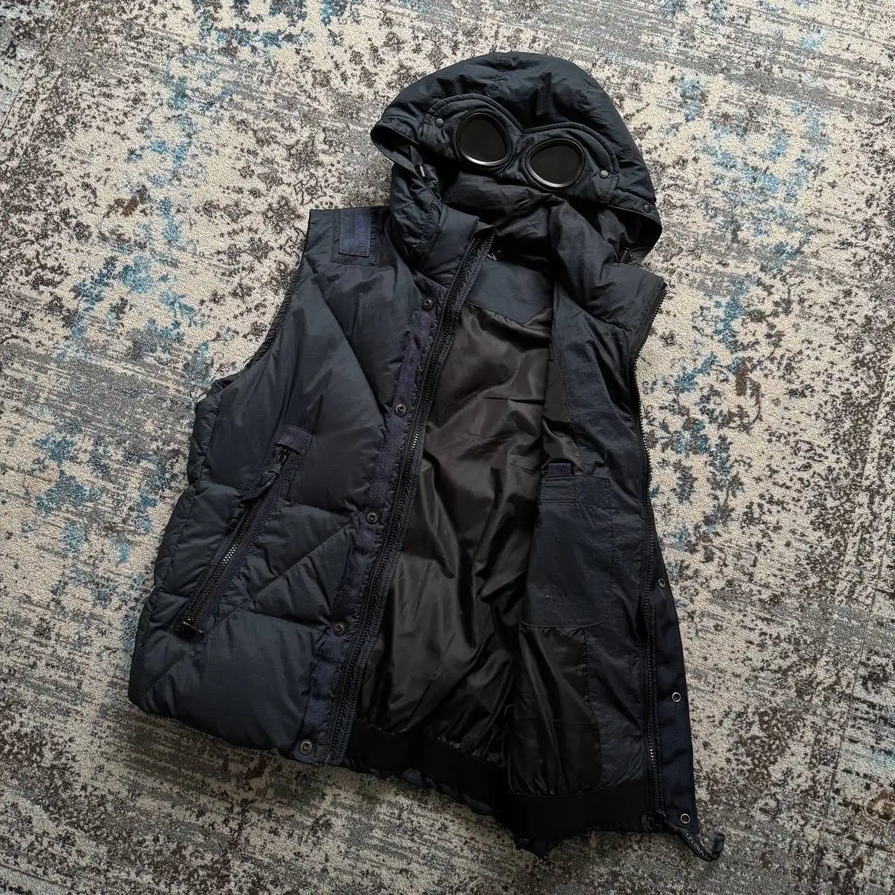 Жилетка-куртка CP company размер M - Верхняя одежда (Одежда) в Астрахань