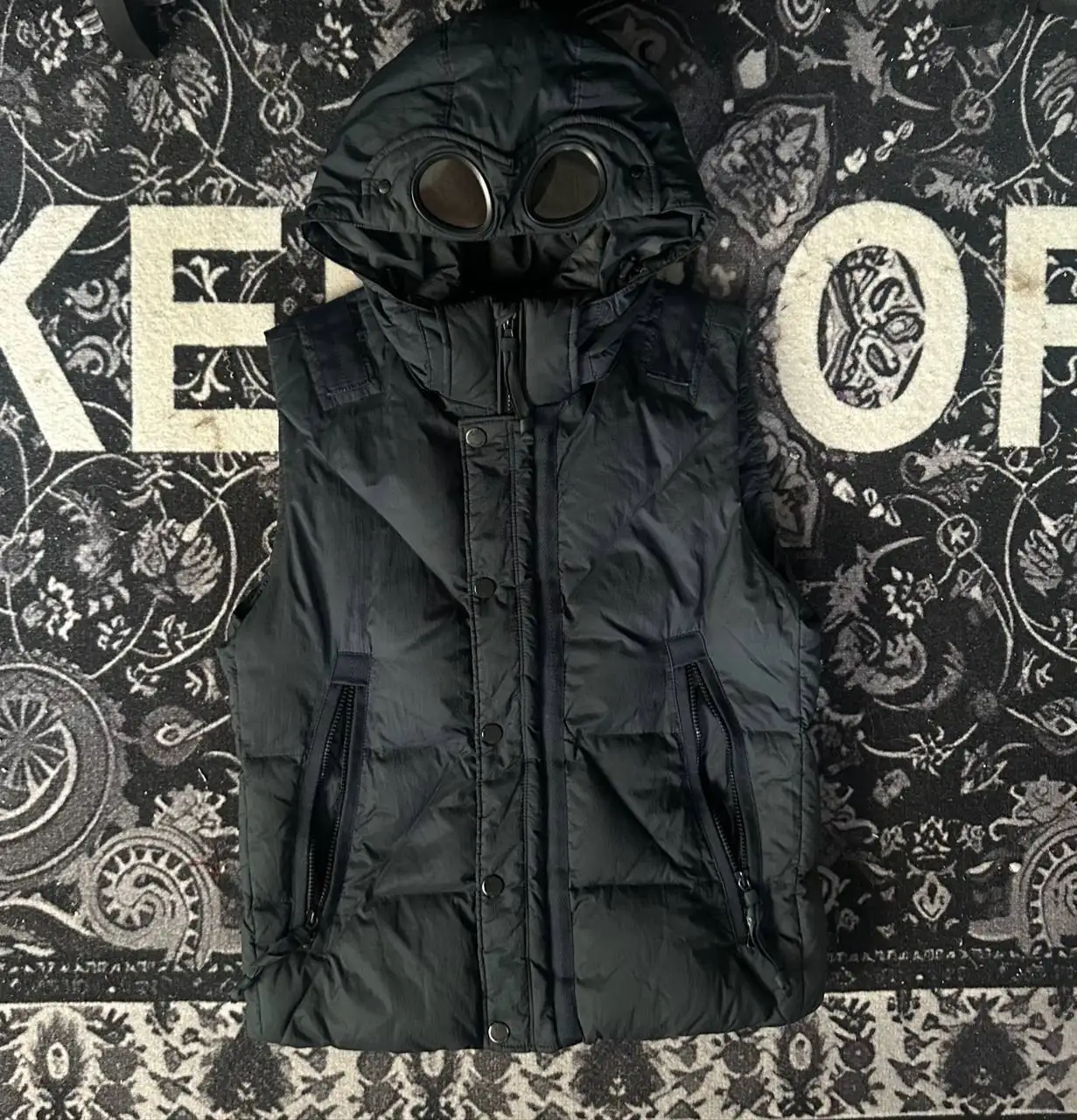 Жилетка-куртка CP company размер M - Верхняя одежда (Одежда) в Астрахань