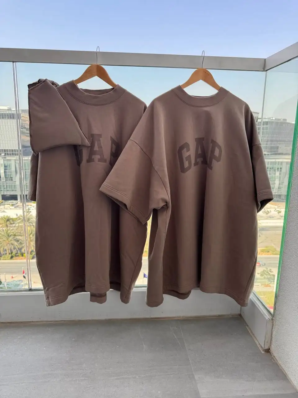 YZY GAP BALENCIAGA T-Shirt и NIKE AIR FORCE ACRONYM - Спортивная одежда и обувь (Одежда) в Астрахань