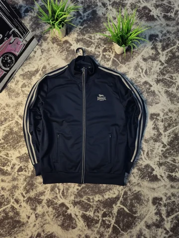 Олимпийка Lonsdale размер M - Одежда в Астрахань