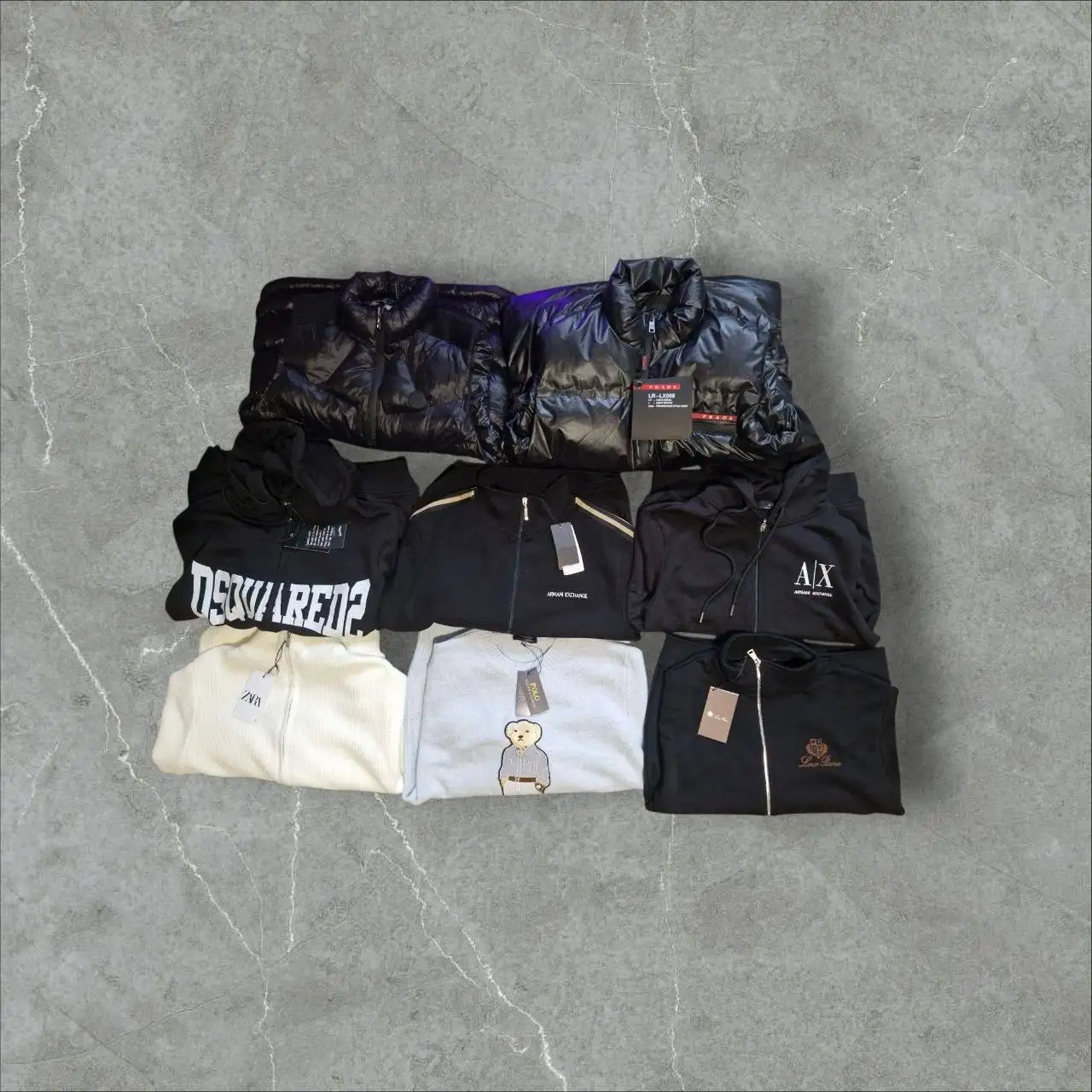 Продажа брендовой одежды: жилетки, зипки, свитер и кардиган - Одежда в Астрахань