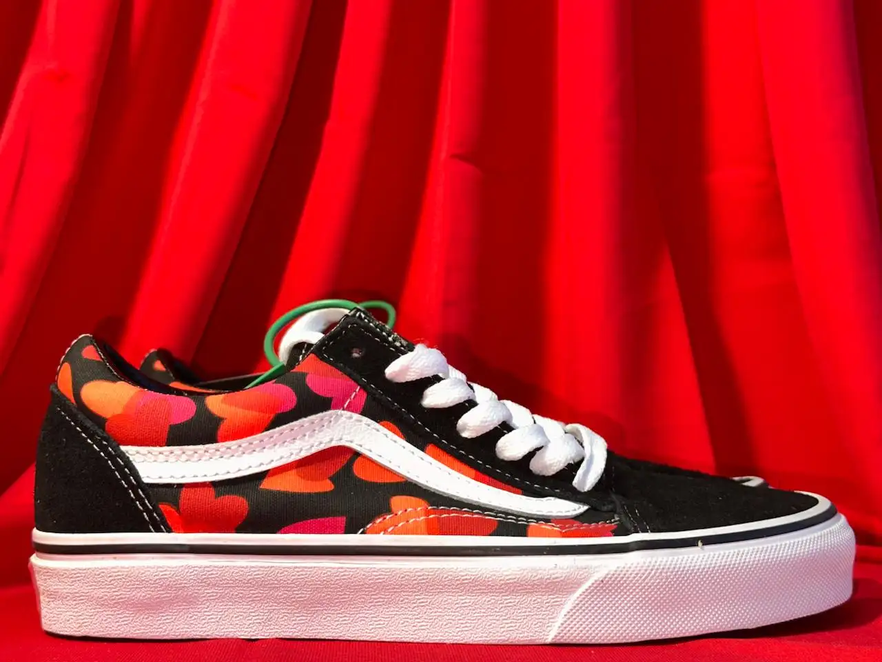 Черные кеды Vans Old Skool Valentines Hearts - Обувь (Одежда) в Астрахань
