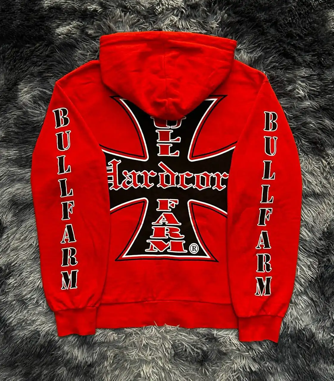 Продажа брендовой одежды: худи, свитшоты, кепки - Верхняя одежда (Одежда) в Астрахань