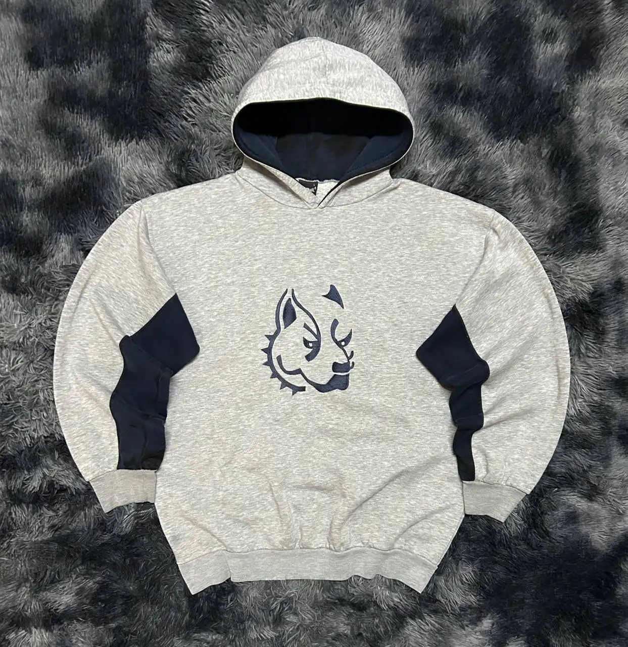 Продажа брендовой одежды: худи, свитшоты, кепки - Верхняя одежда (Одежда) в Астрахань