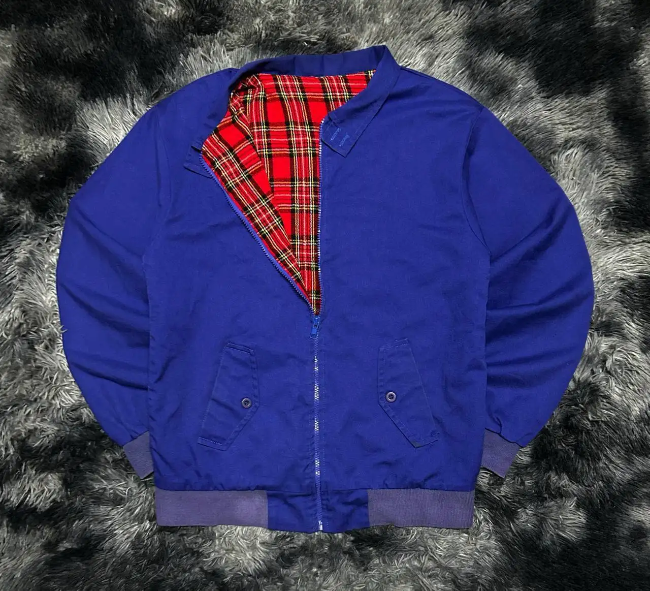 Продажа брендовой одежды: худи, свитшоты, кепки - Верхняя одежда (Одежда) в Астрахань