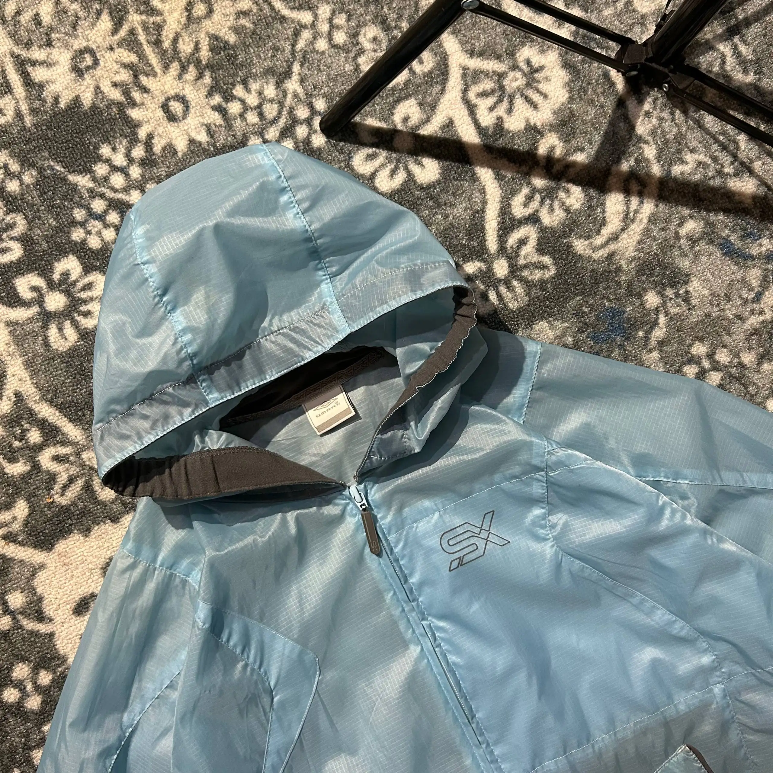 Ветровка от Umbro - Верхняя одежда (Одежда) в Астрахань