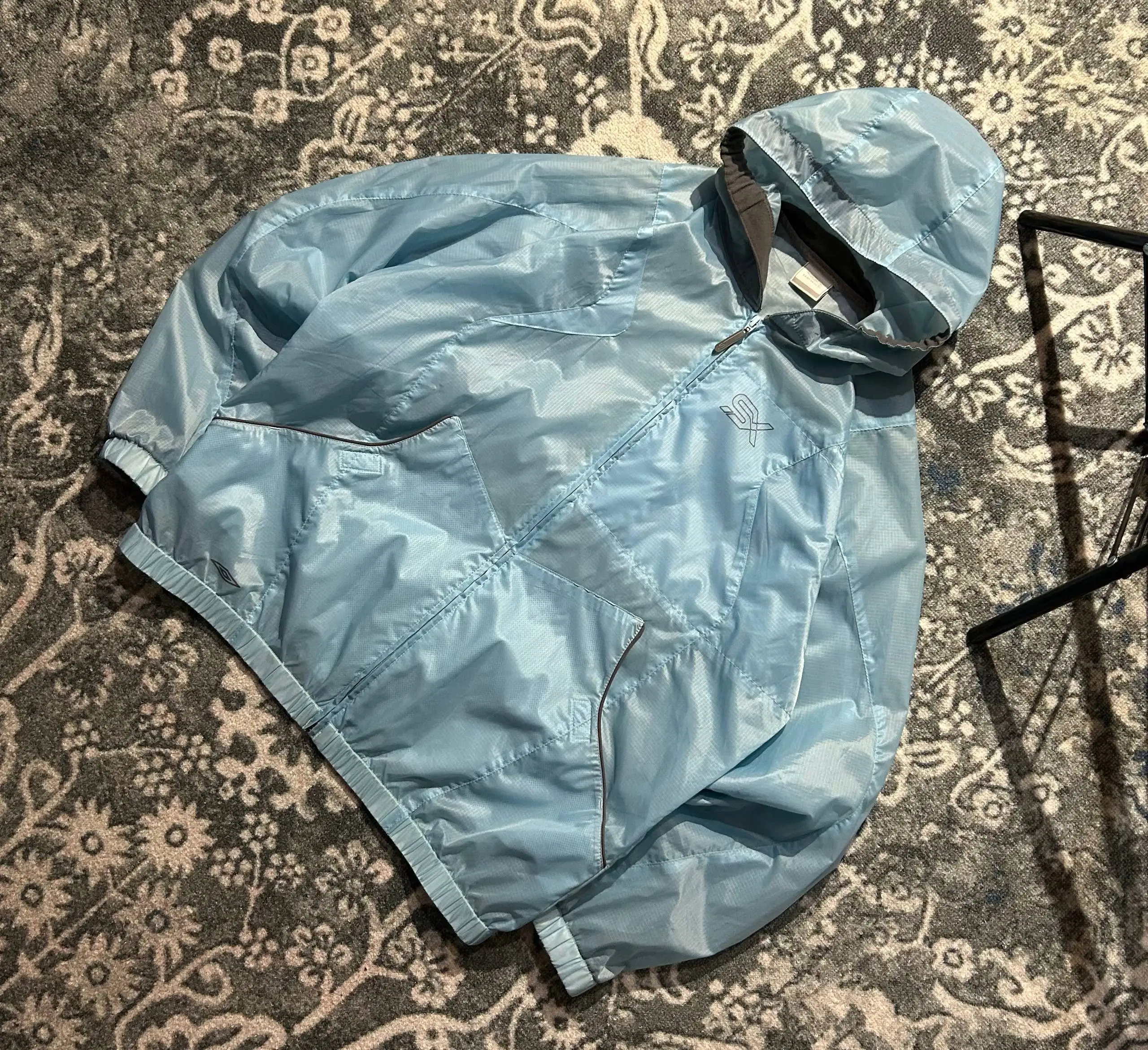 Ветровка от Umbro - Верхняя одежда (Одежда) в Астрахань