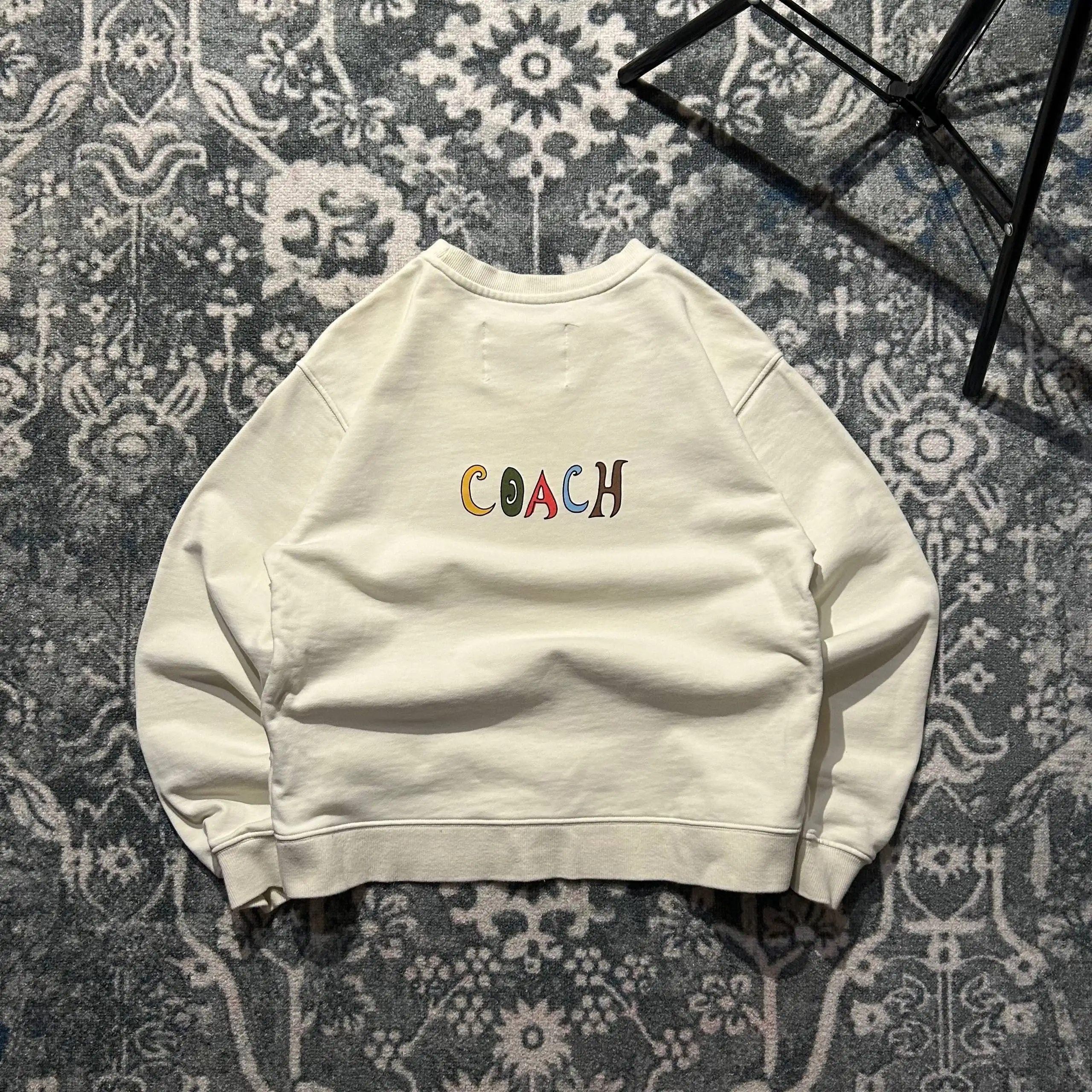 Свитшот Coach молочного цвета с редким дизайном - Свитшоты (Одежда) в Астрахань