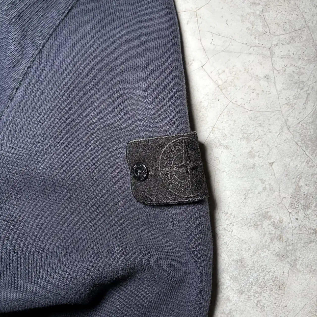 Продам одежду размер L - Одежда в Астрахань