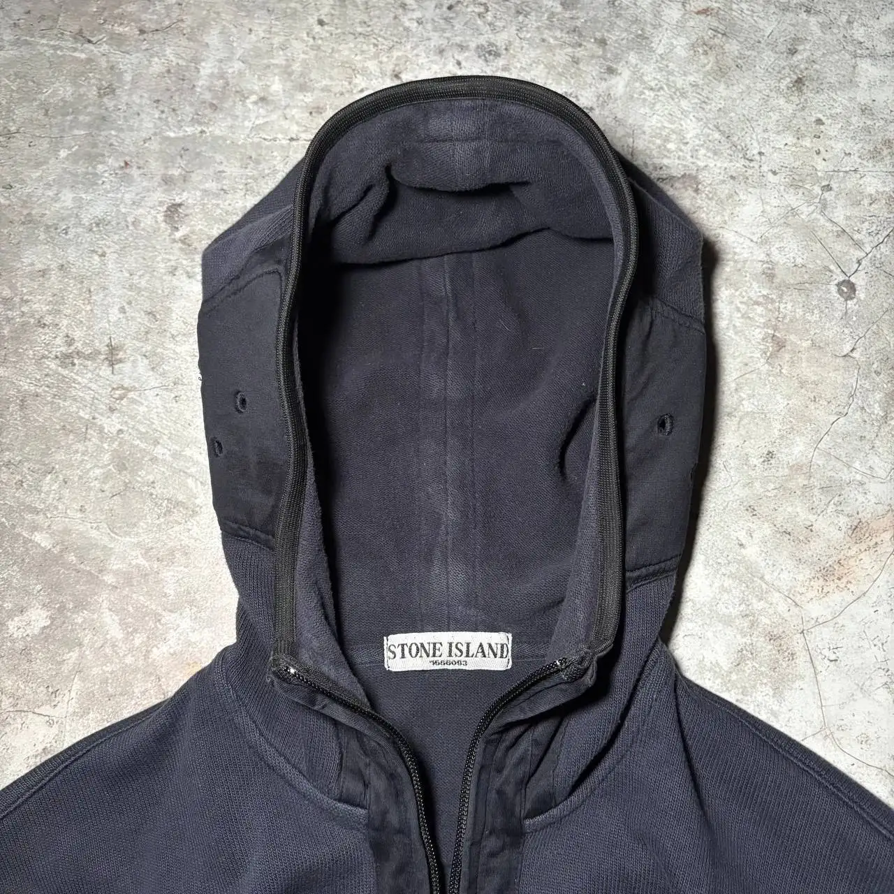 Продам одежду размер L - Одежда в Астрахань