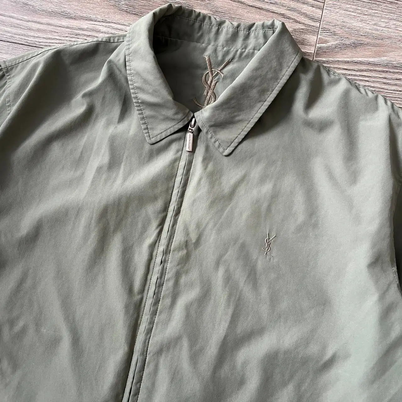 Бомбер Yves Saint Laurent размер L - Куртки (Одежда) в Астрахань