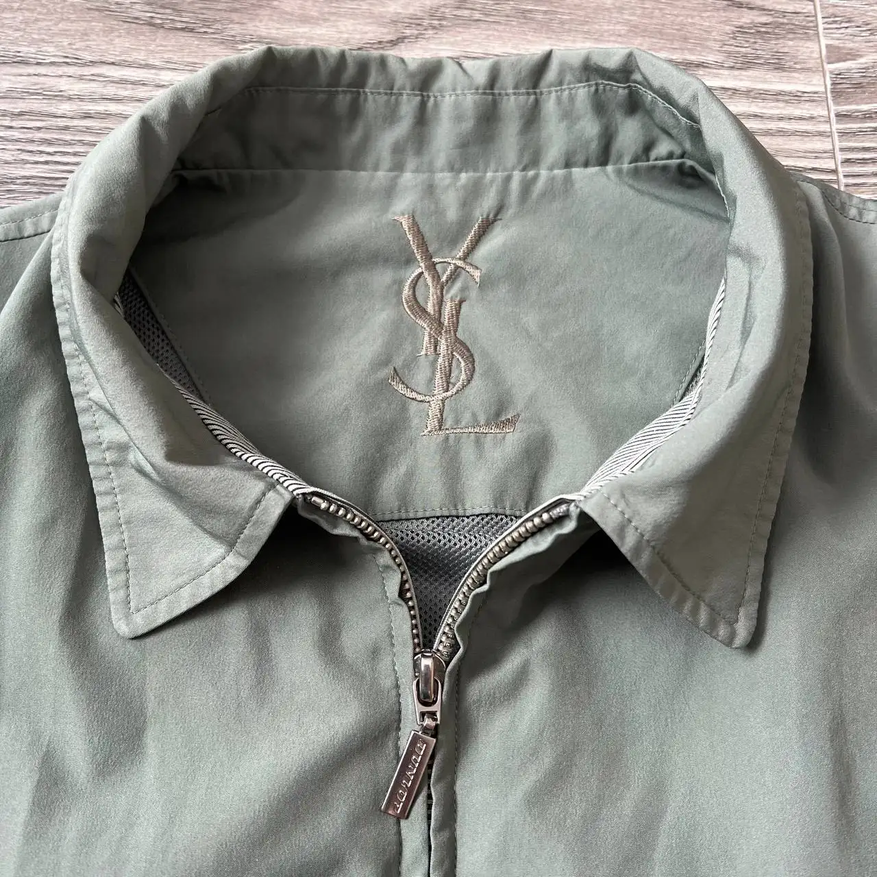 Бомбер Yves Saint Laurent размер L - Куртки (Одежда) в Астрахань