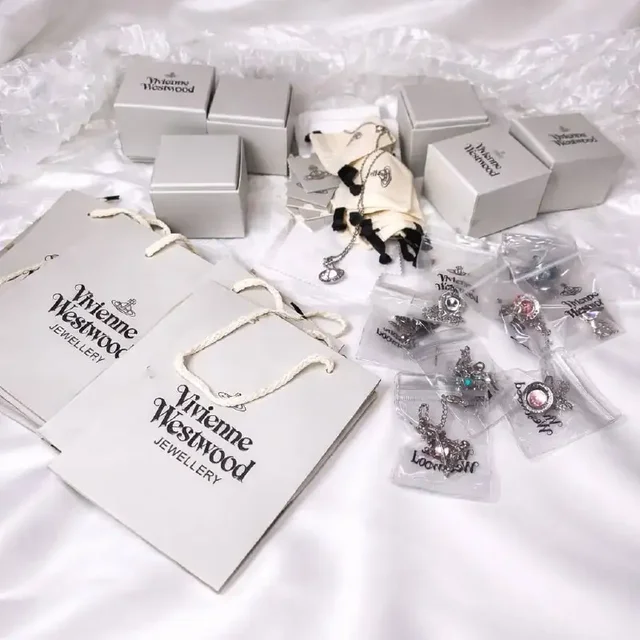 Кулоны Vivienne Westwood в подарочной упаковке - Бижутерия в Астрахань