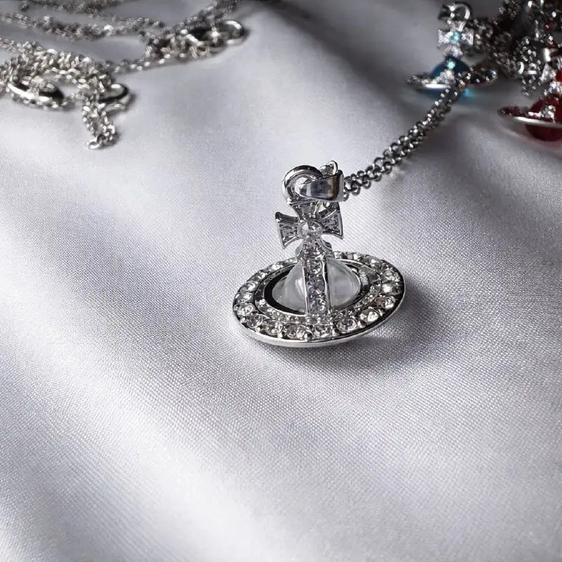 Кулоны Vivienne Westwood в подарочной упаковке - Бижутерия (Одежда) в Астрахань