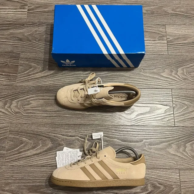 Новые кроссовки Adidas Stadt - Рюкзаки в Астрахань