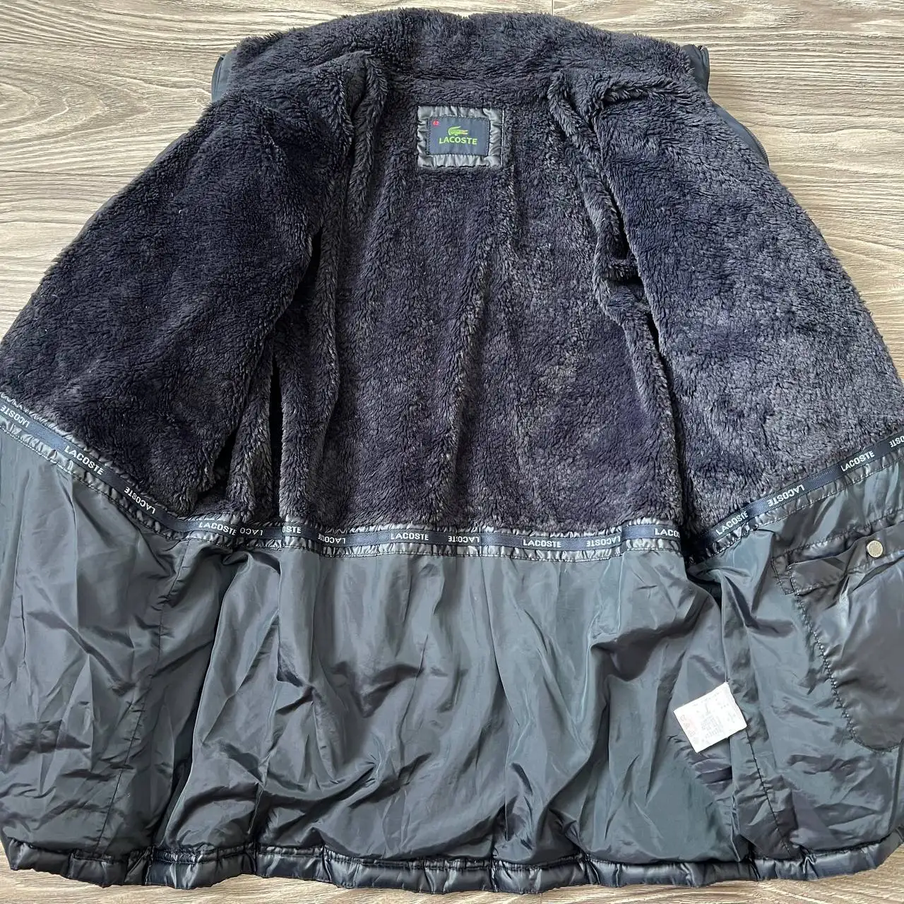 Пуховик Lacoste - Верхняя одежда (Одежда) в Астрахань