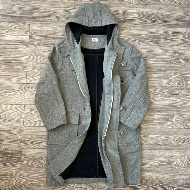 Шерстяное пальто Lacoste - Барахолка одежды в Астрахань