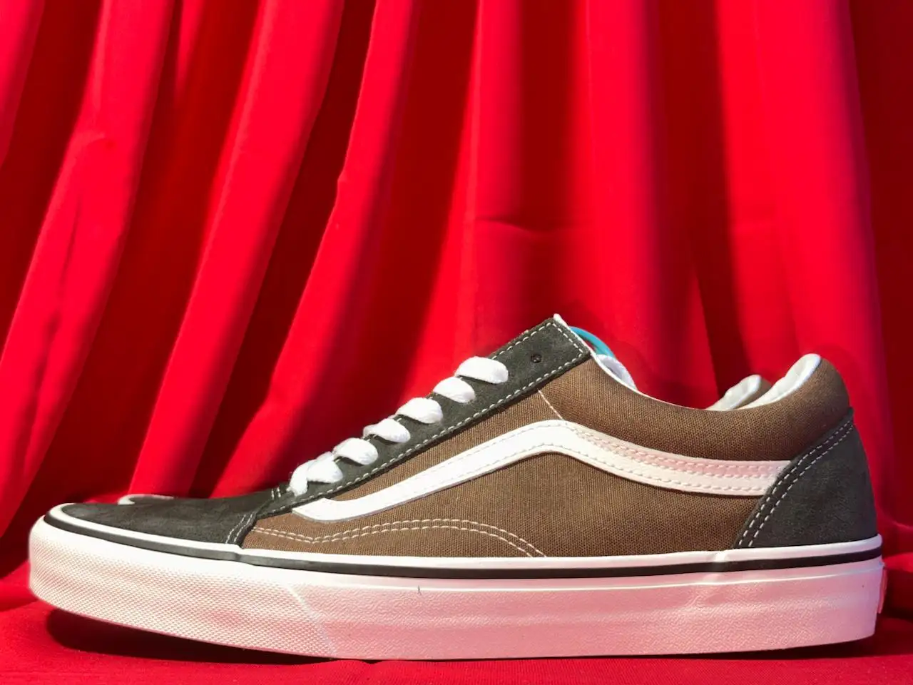 Кеды Vans Old Skool коричневые/серые/белые 42.5 EUR - Обувь (Одежда) в Астрахань