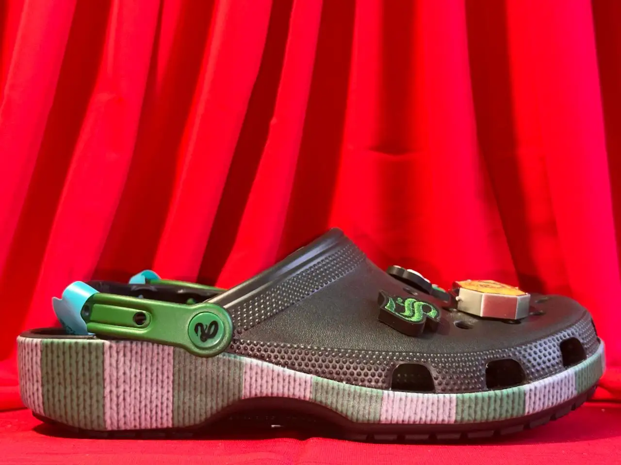 Черные Кроксы Harry Potter Slytherin Classic Clog - Обувь (Одежда) в Астрахань