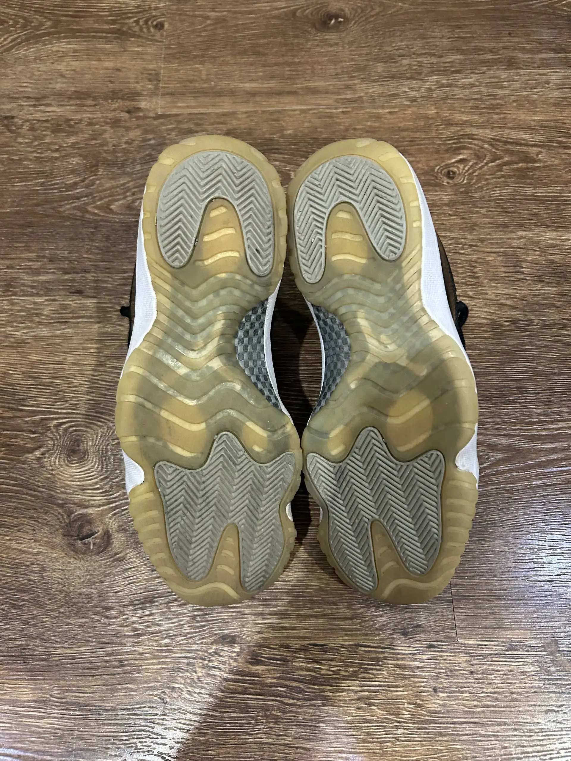 Кроссовки Jordan 11 - Обувь (Одежда) в Астрахань
