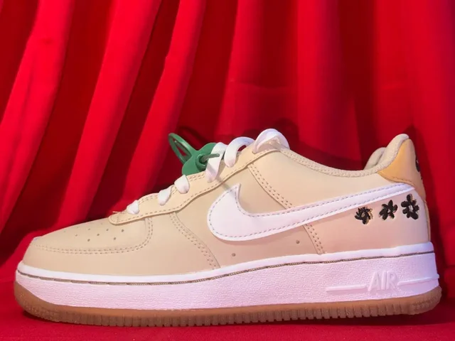 Кроссовки Nike Air Force 1 Low GS - частное объявление в Астрахань