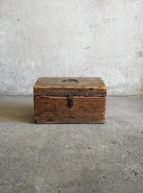 Аукцион Mystery Box с брендовыми вещами - Барахолка в Астрахань