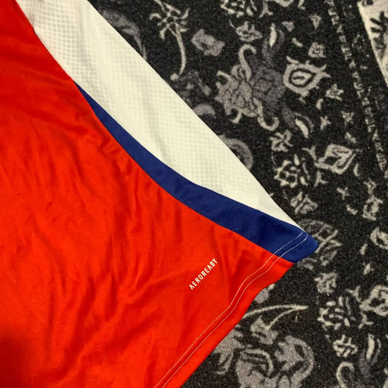 Джерси Adidas - Одежда (Барахолка) в Астрахань