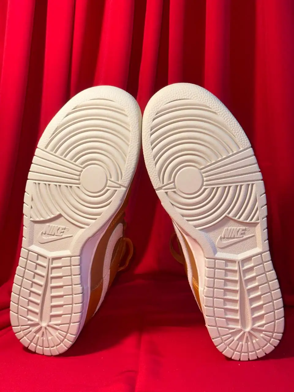 Кроссовки Nike Dunk Low Retro Se Monarch - Обувь (Одежда) в Астрахань