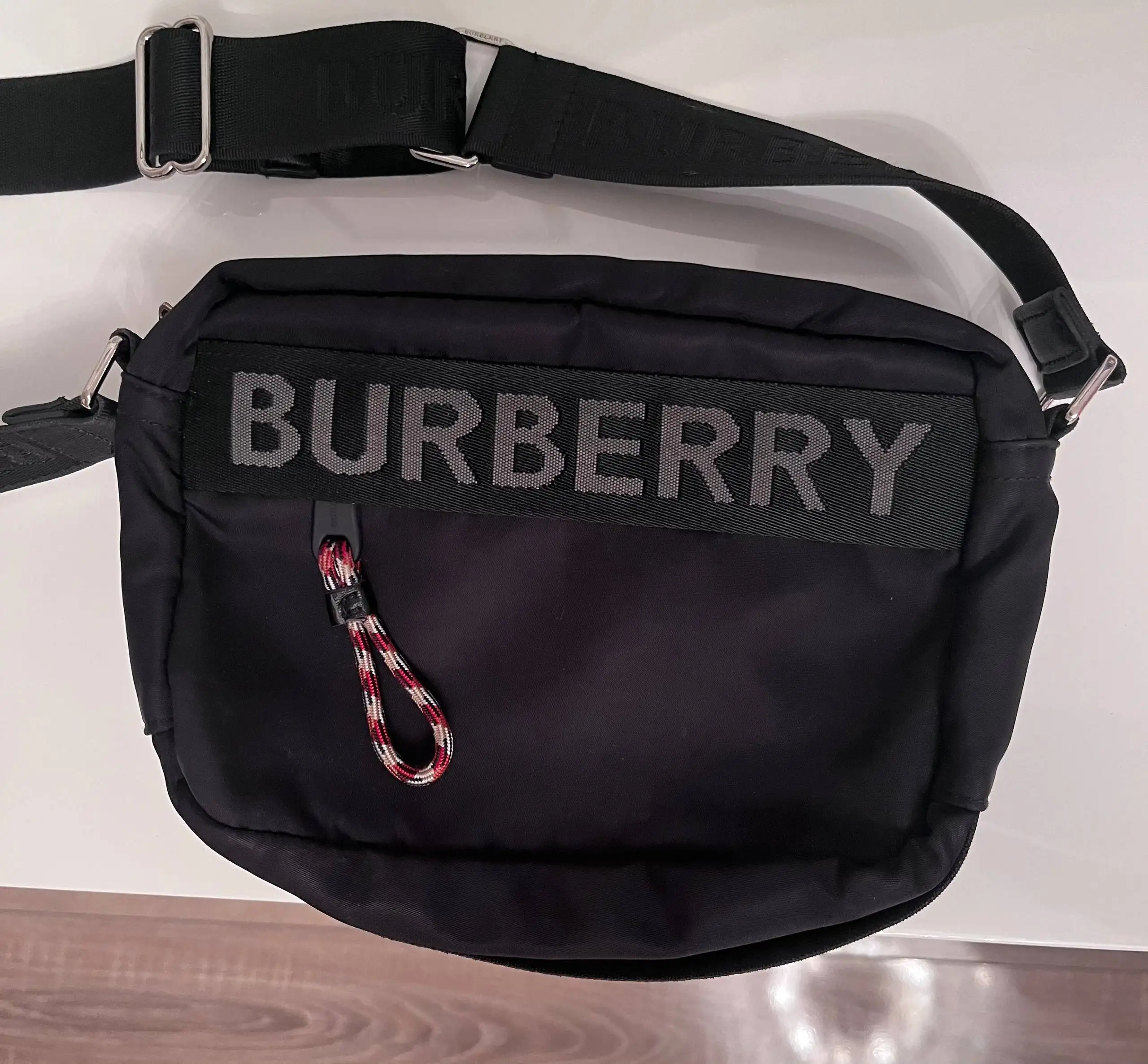 Оригинальная сумка Burberry - Сумки (Одежда) в Астрахань